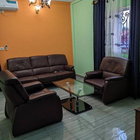 Residence 2K Studio Meuble-Chapelle Symbock-Gardien-Wifi-Location Vehicule Yaoundé Exterior foto