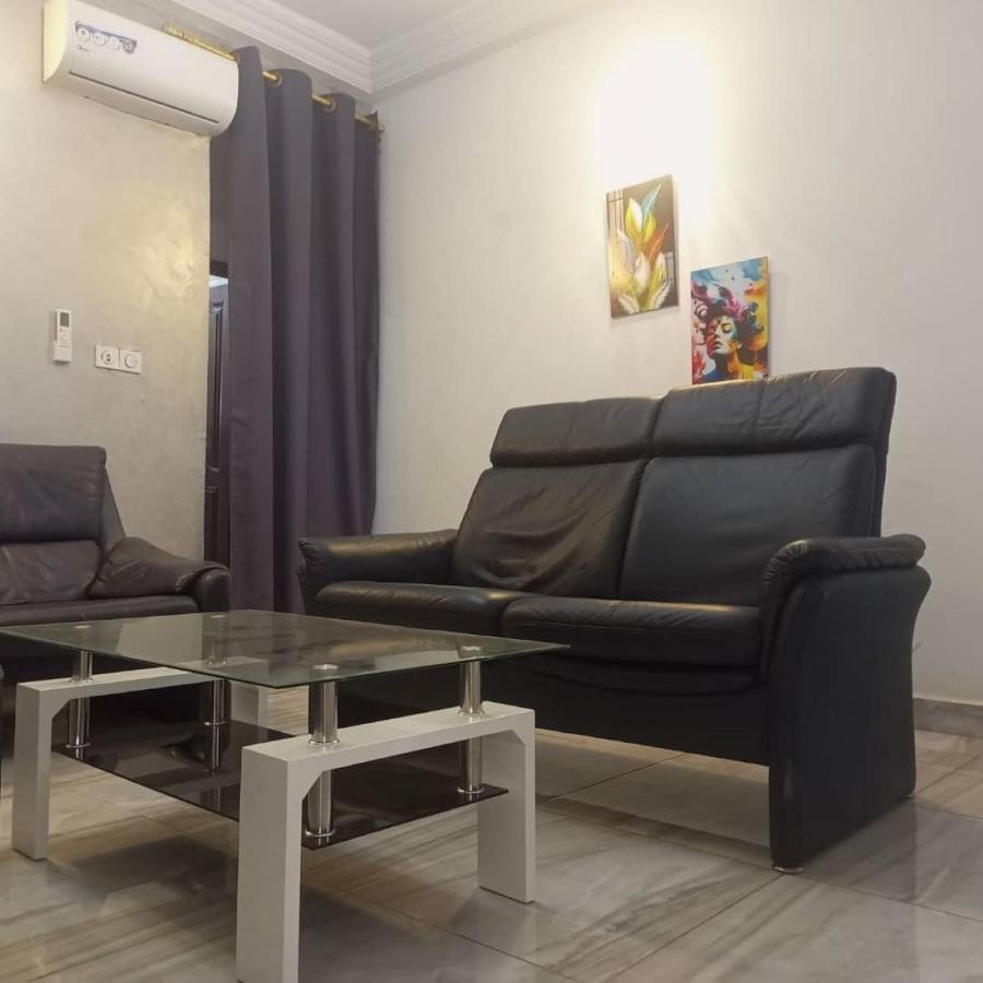 Residence 2K Studio Meuble-Chapelle Symbock-Gardien-Wifi-Location Vehicule Yaoundé Exterior foto