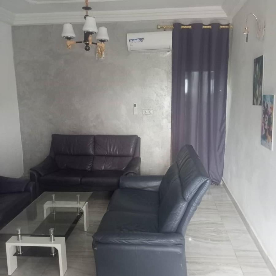 Residence 2K Studio Meuble-Chapelle Symbock-Gardien-Wifi-Location Vehicule Yaoundé Exterior foto
