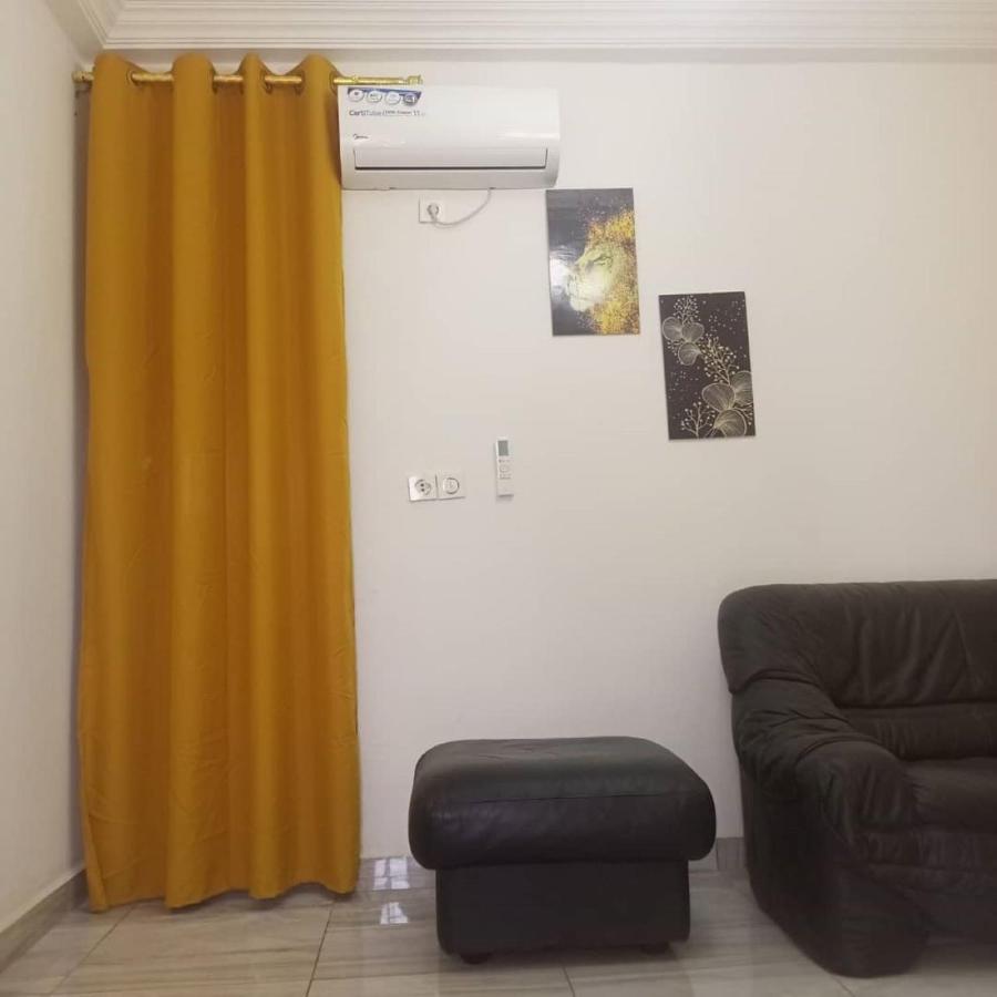Residence 2K Studio Meuble-Chapelle Symbock-Gardien-Wifi-Location Vehicule Yaoundé Exterior foto