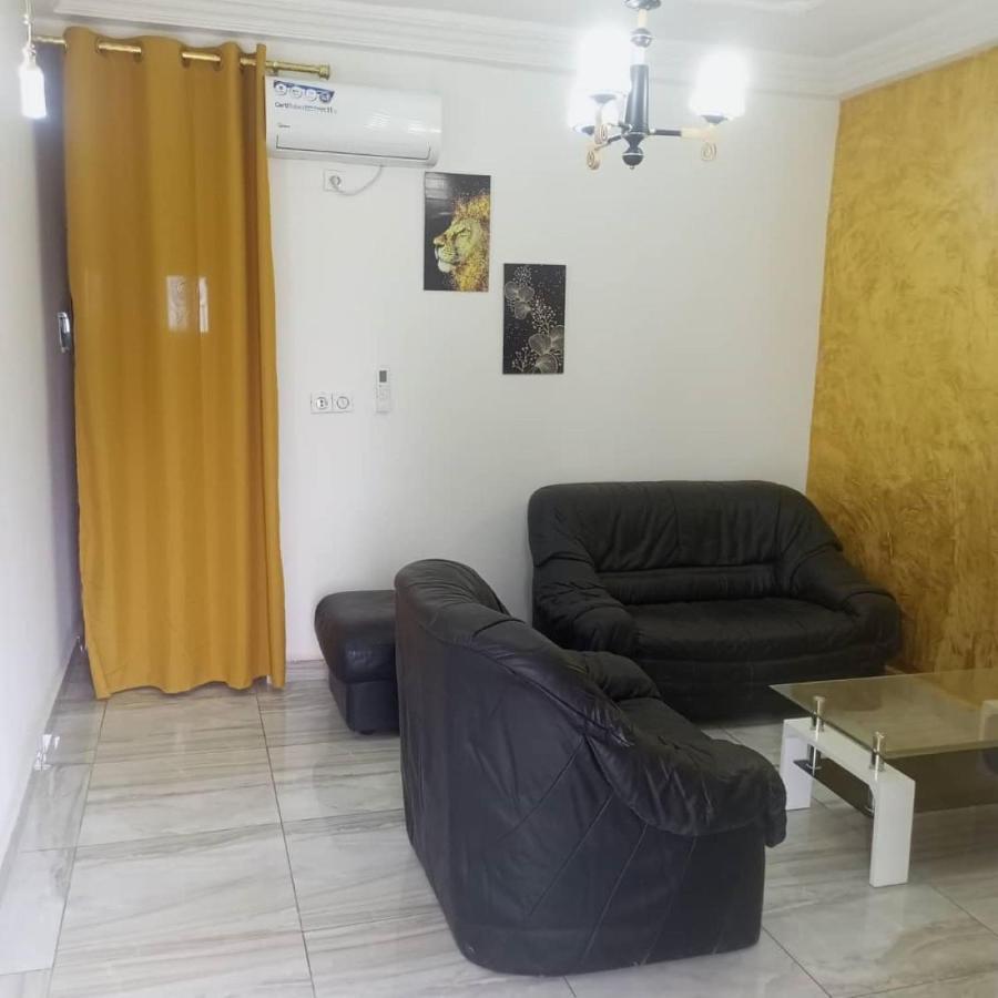 Residence 2K Studio Meuble-Chapelle Symbock-Gardien-Wifi-Location Vehicule Yaoundé Exterior foto