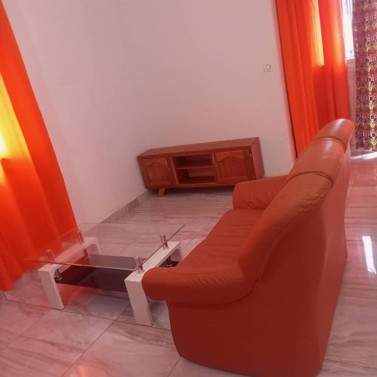 Residence 2K Studio Meuble-Chapelle Symbock-Gardien-Wifi-Location Vehicule Yaoundé Exterior foto