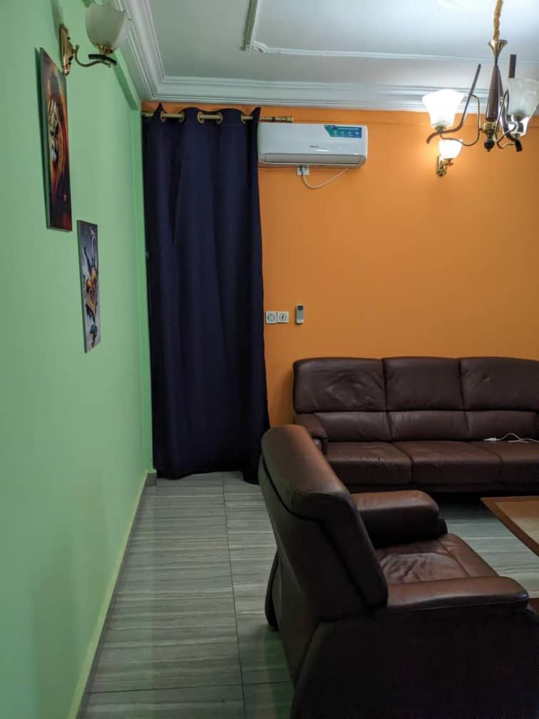 Residence 2K Studio Meuble-Chapelle Symbock-Gardien-Wifi-Location Vehicule Yaoundé Exterior foto